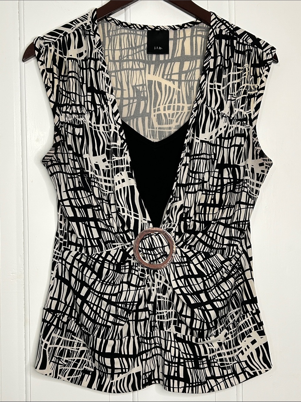 Rare vintage j.t.b. Black & White V-Neck Ring-Front abstract layer Camisole Top